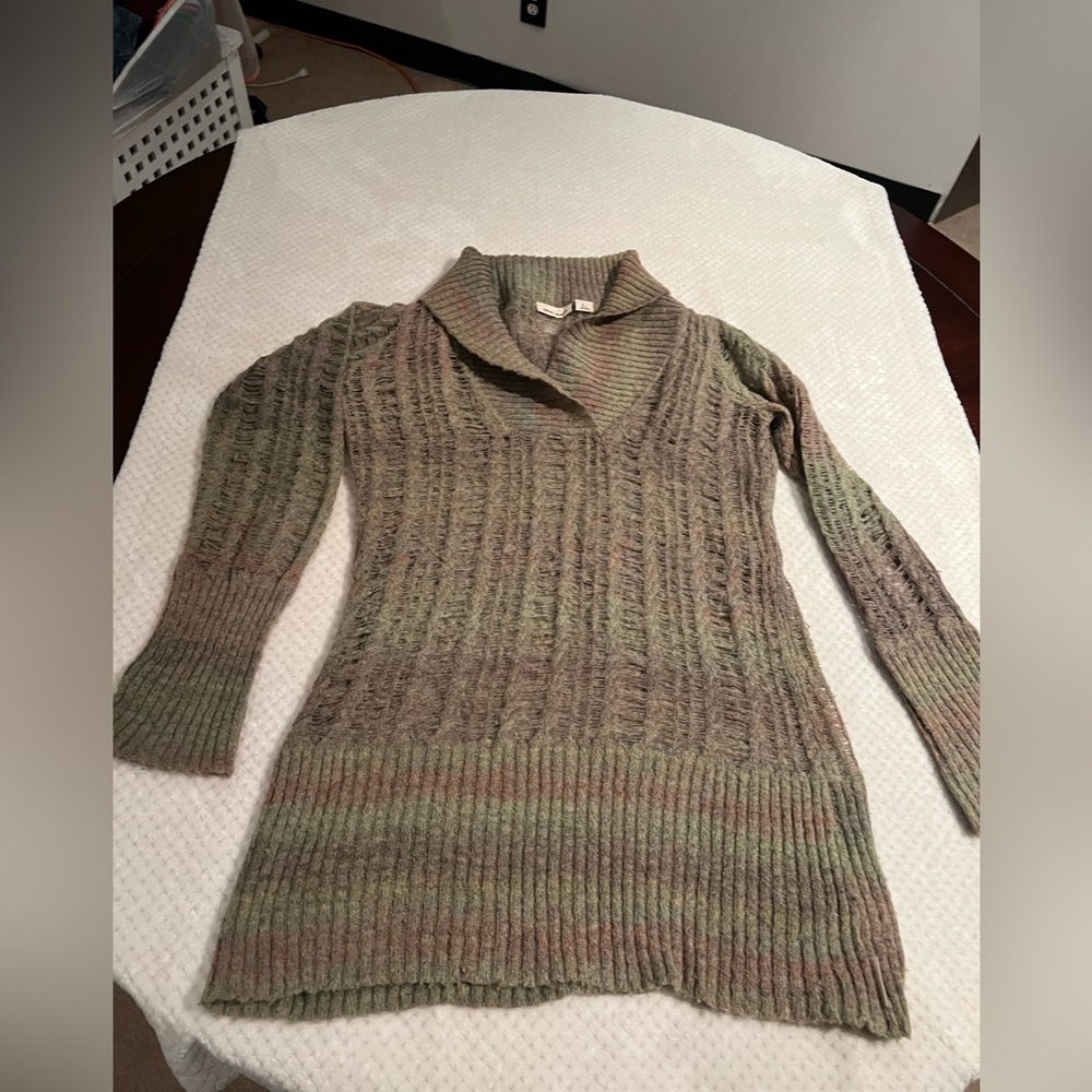 DKNY SWEATER